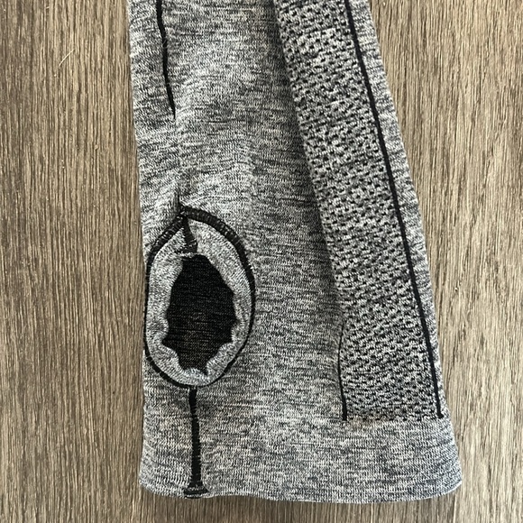 Women’s long sleeve athletic top - Picture 3 of 4